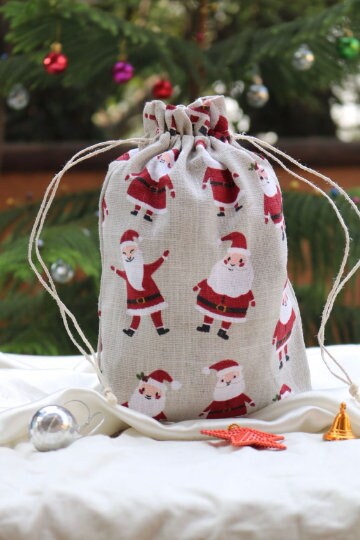 Xmas Holiday Gift Bags, Christmas gift bag, Christmas wrap sacks, Christmas treats bag, fabric gift bag, Christmas sack, Christmas candy bag