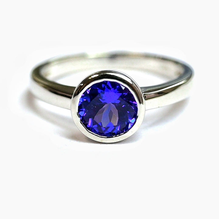 Vintage Round Tanzanite Stone Ring - Sterling Silver Band
